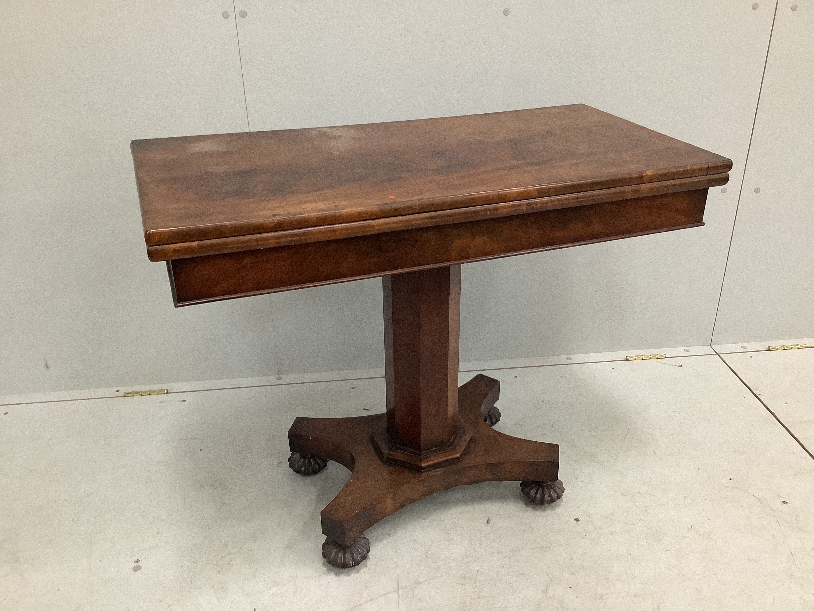 An early Victorian rectangular mahogany folding card table, width 92cm, depth 45cm, height 74cm